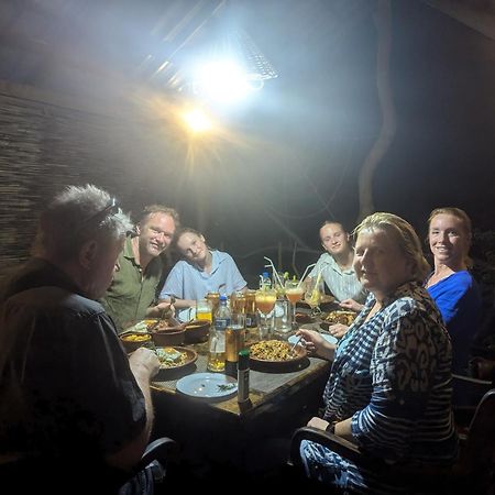 Visu Villa Hotel Habarana Exteriör bild