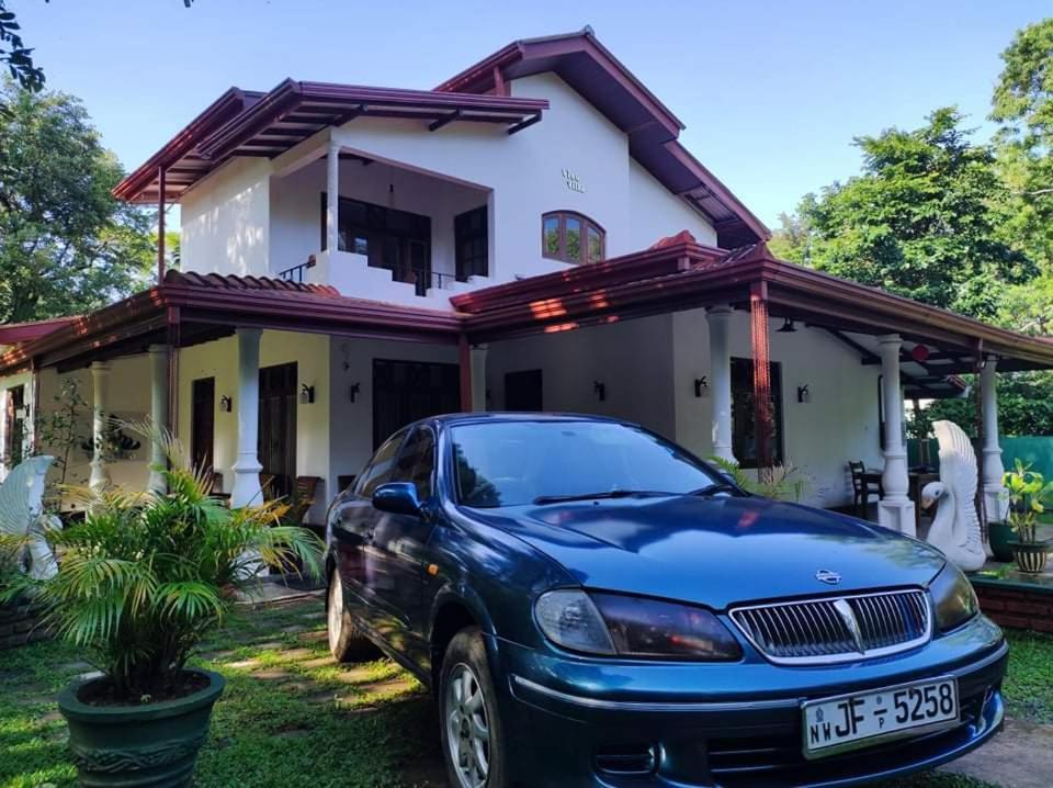 Visu Villa Hotel Habarana Exteriör bild