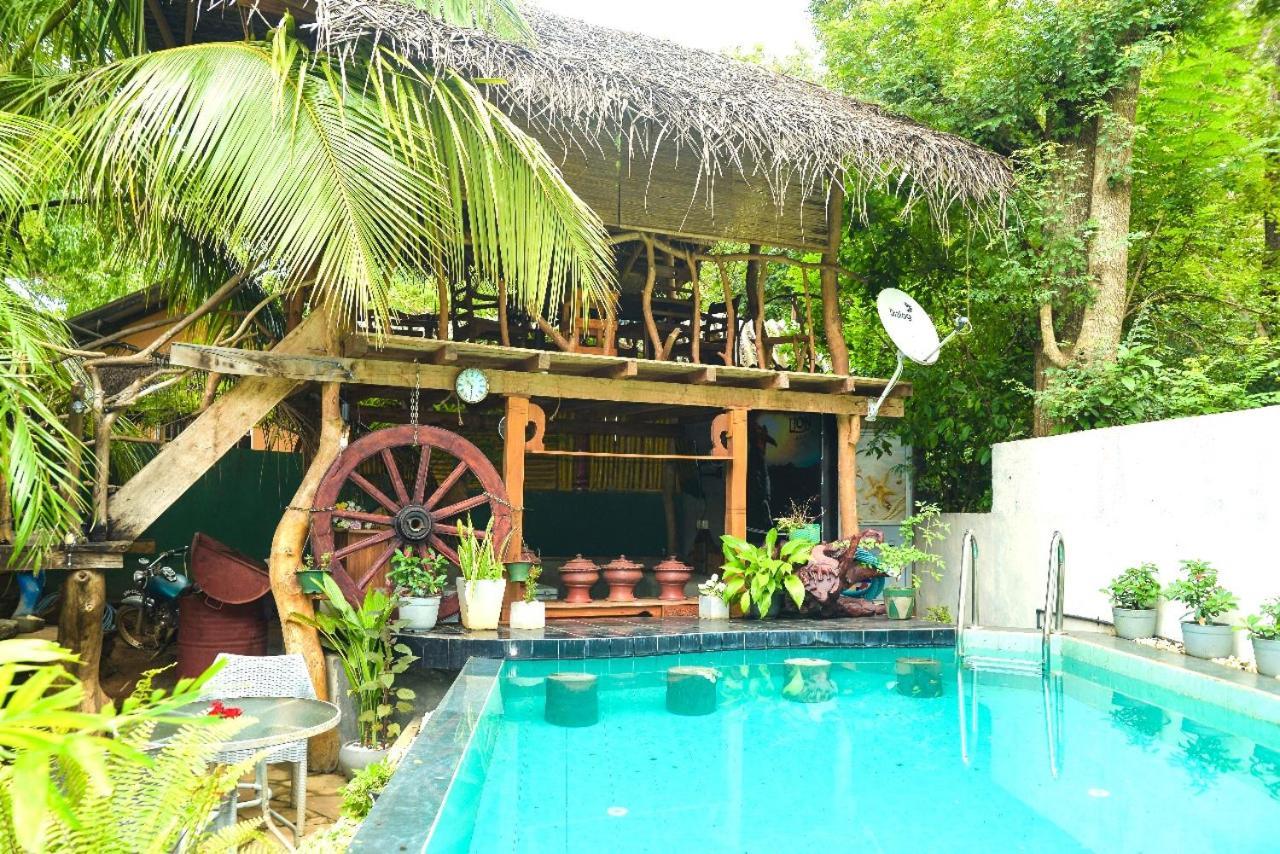 Visu Villa Hotel Habarana Exteriör bild
