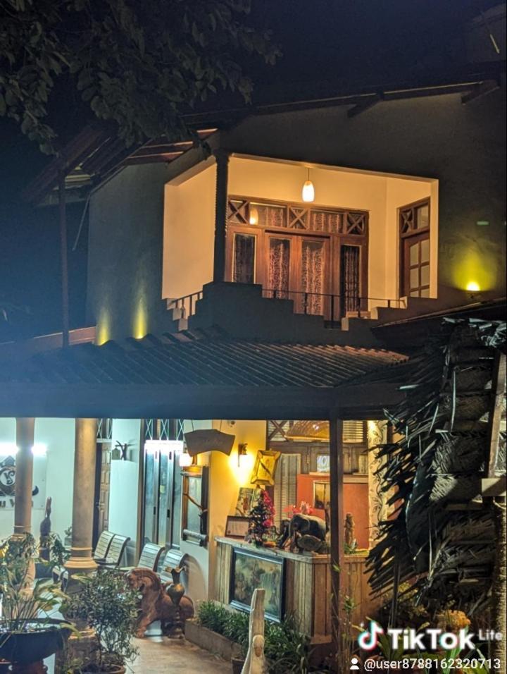 Visu Villa Hotel Habarana Exteriör bild